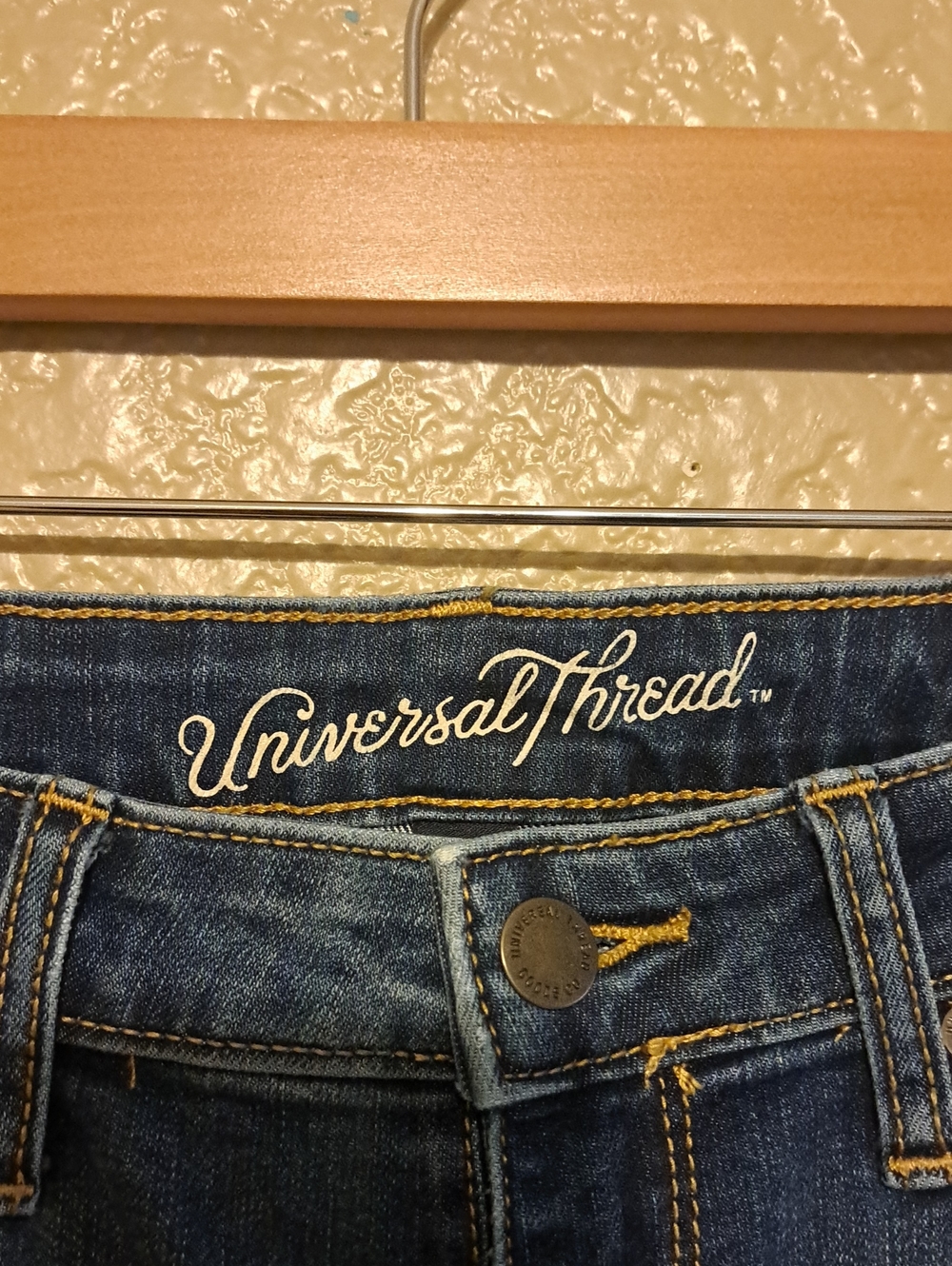 Universal Thread Women's Mid-Rise Dark Wash Skinny Jeans. Size 6/28R. - Picture 3 of 13